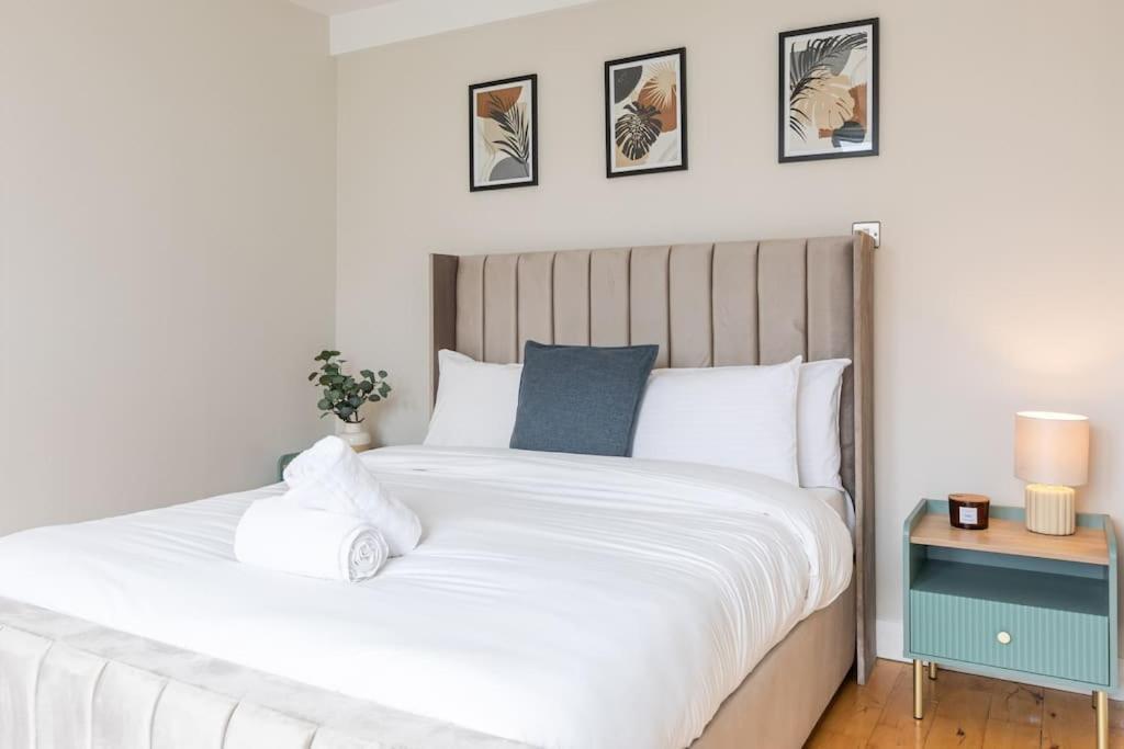 Modern Penthouse Apartment 2 Bed, 2 Bath Sleeps 6 City Centre Белфаст Экстерьер фото