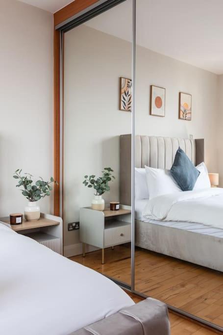 Modern Penthouse Apartment 2 Bed, 2 Bath Sleeps 6 City Centre Белфаст Экстерьер фото