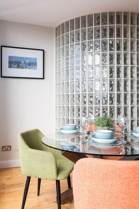 Modern Penthouse Apartment 2 Bed, 2 Bath Sleeps 6 City Centre Белфаст Экстерьер фото