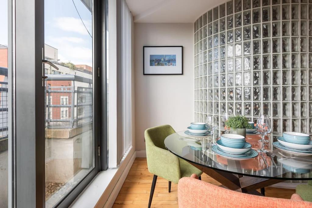Modern Penthouse Apartment 2 Bed, 2 Bath Sleeps 6 City Centre Белфаст Экстерьер фото
